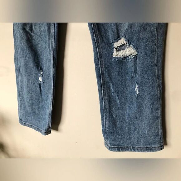 ✨ Almost Famous | Distressed Jeans - Picture 2 of 5